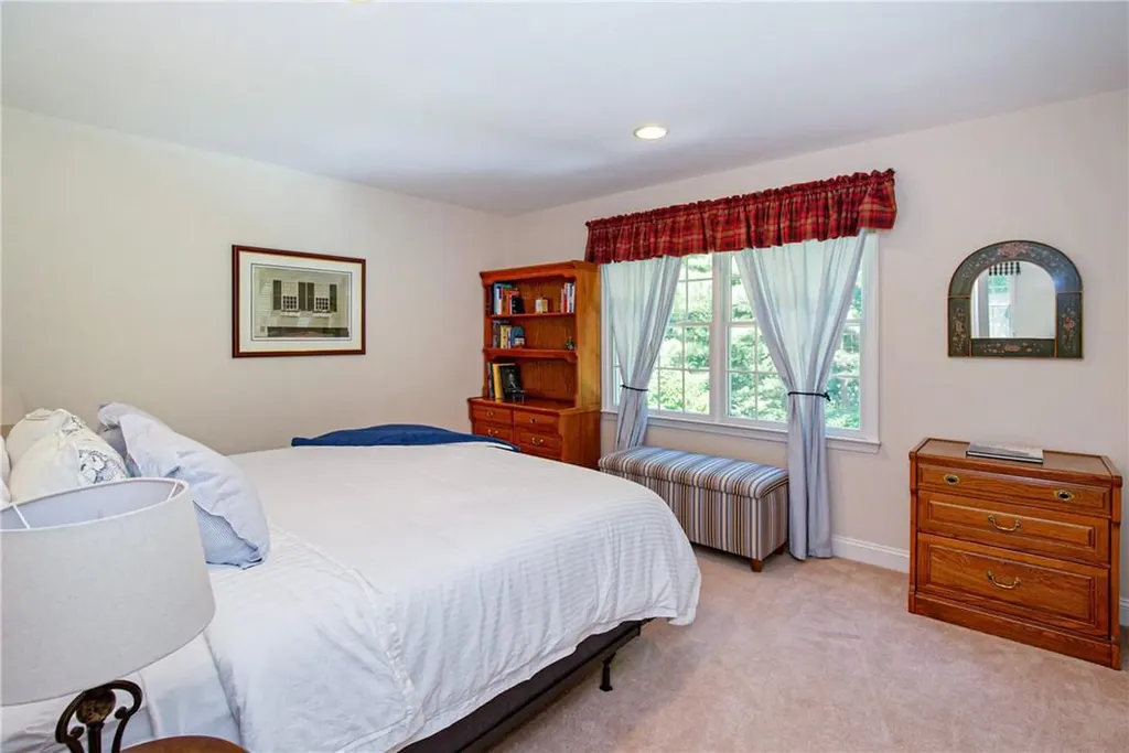 10 Walnut Court White Plains NY 10605