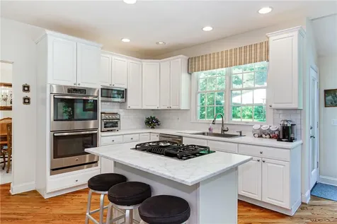 10 Walnut Court White Plains NY 10605