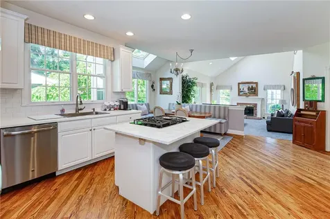 10 Walnut Court White Plains NY 10605