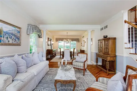 10 Walnut Court White Plains NY 10605