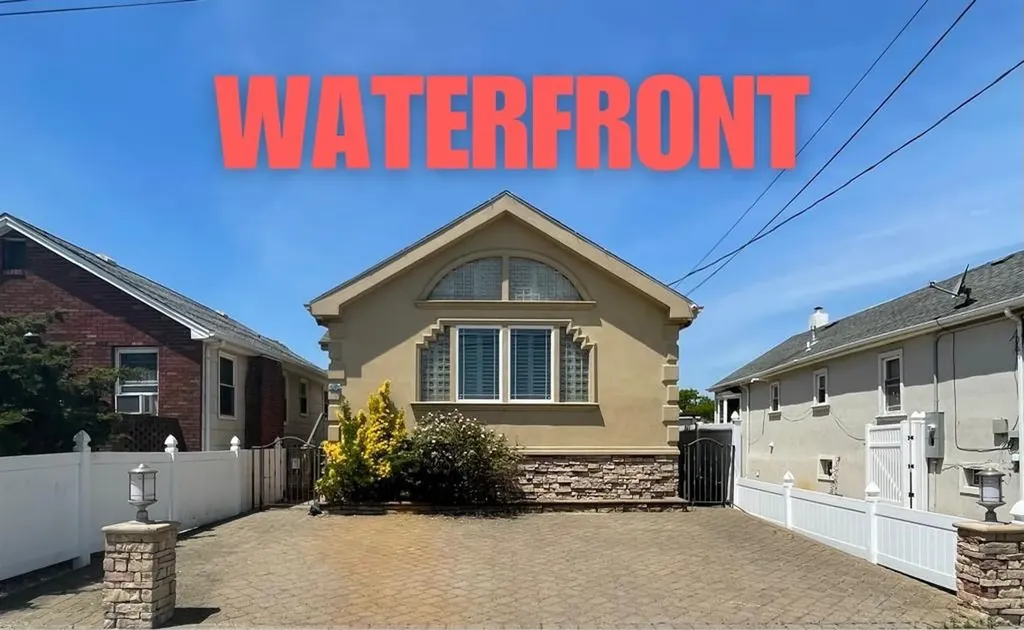 70 Suffolk Road Island Park NY 11558