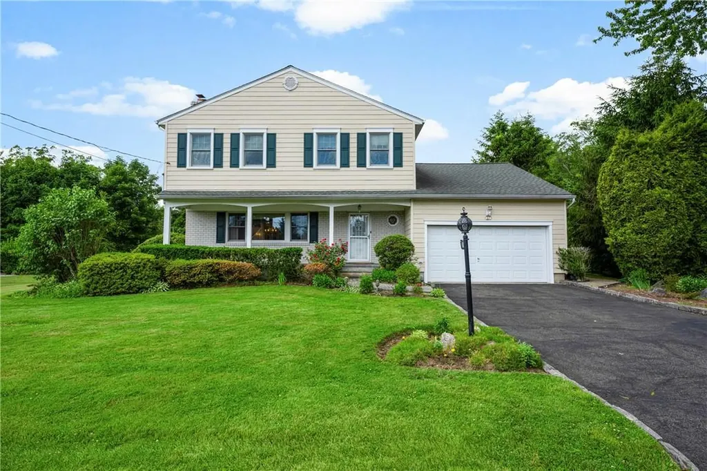 77 Pengilly Drive New Rochelle NY 10804