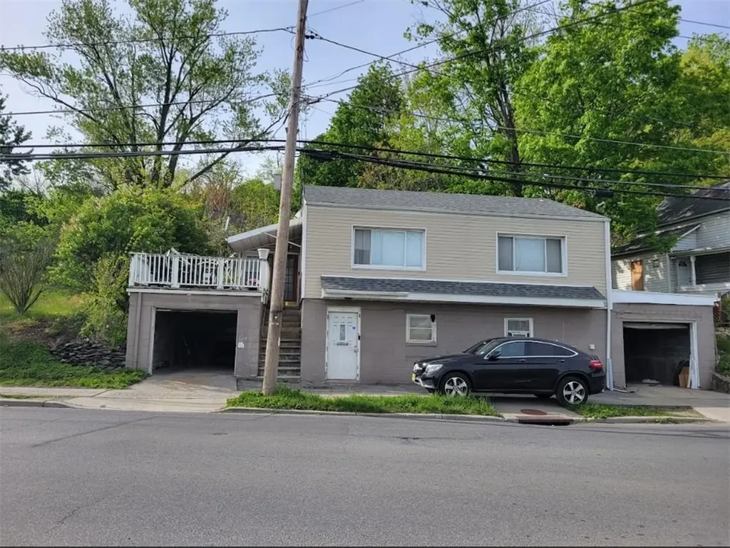 152 Smith Street Poughkeepsie NY 12601