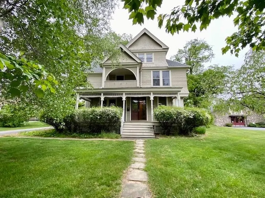 20 Maple Avenue Warwick NY 10990