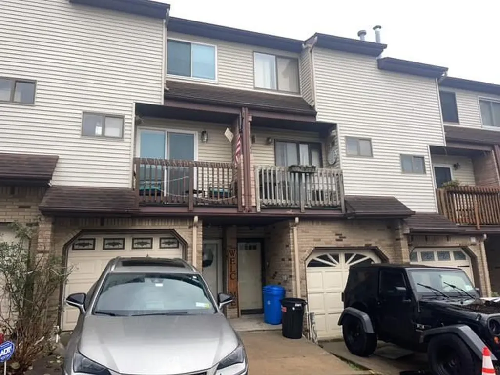 30 Eric Lane Staten Island NY 10308