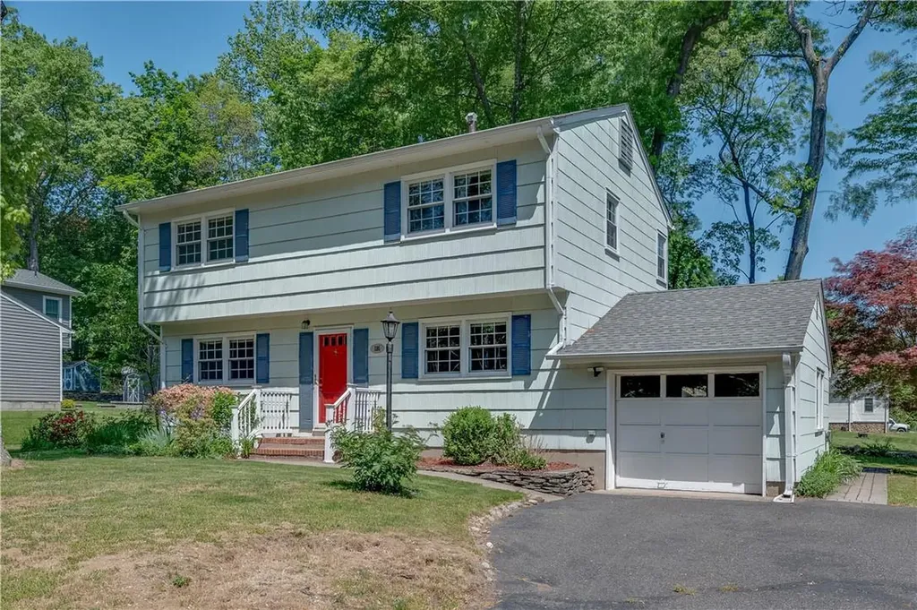 595 Gilbert Avenue Pearl River NY 10965