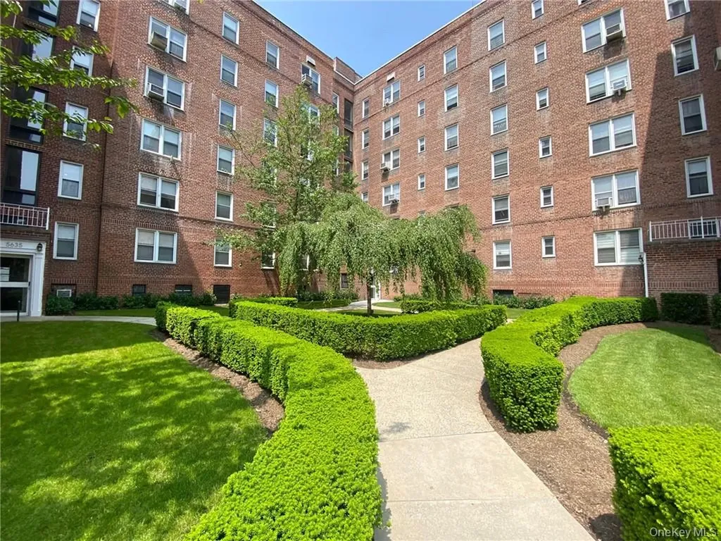 5645 Netherland Avenue Bronx NY 10471