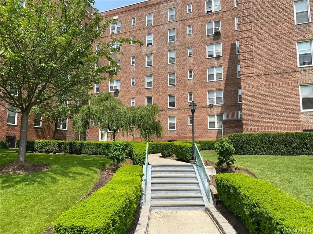5645 Netherland Avenue Bronx NY 10471