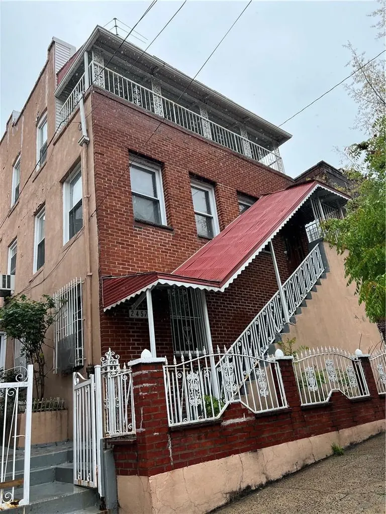 2457 Devoe Terrace Bronx NY 10468