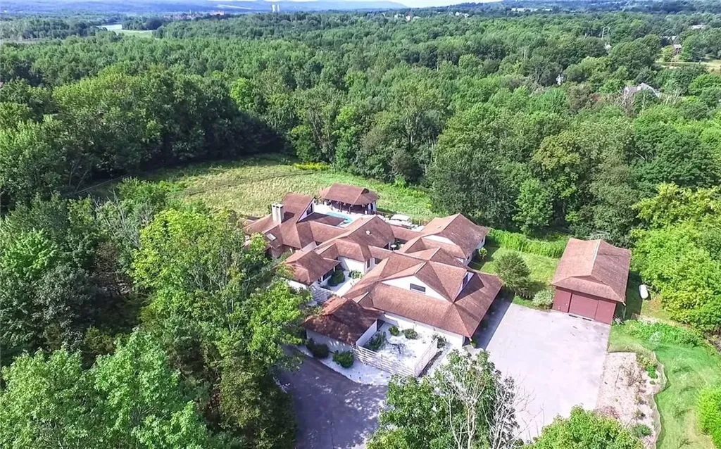 10 Paradise Lane Warwick NY 10990