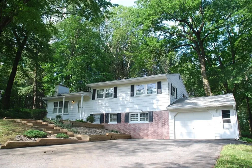 139 Roosevelt Road Hyde Park NY 12538