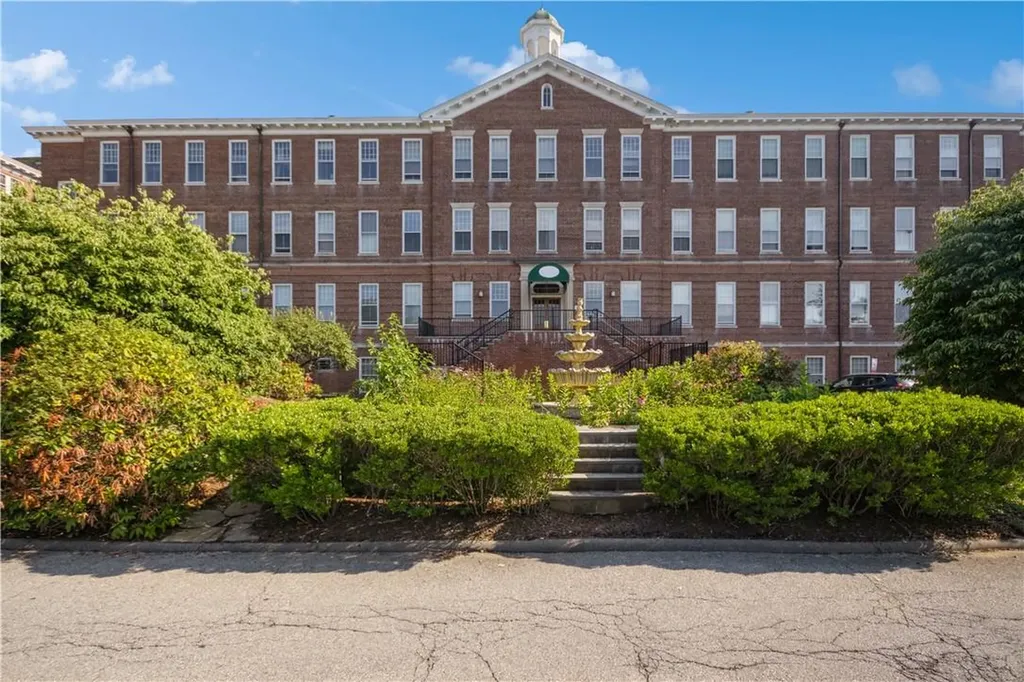 2402 Villa At The Woods Peekskill NY 10566