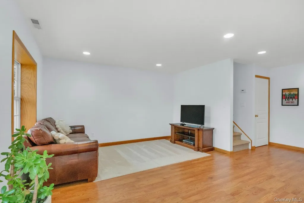 7 Deer Tree Lane Briarcliff Manor NY 10510