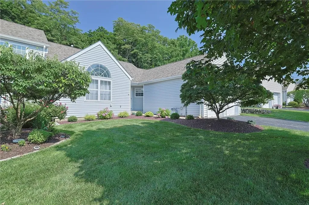 53 Muirfield Court Poughkeepsie NY 12603