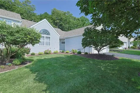 53 Muirfield Court Poughkeepsie NY 12603