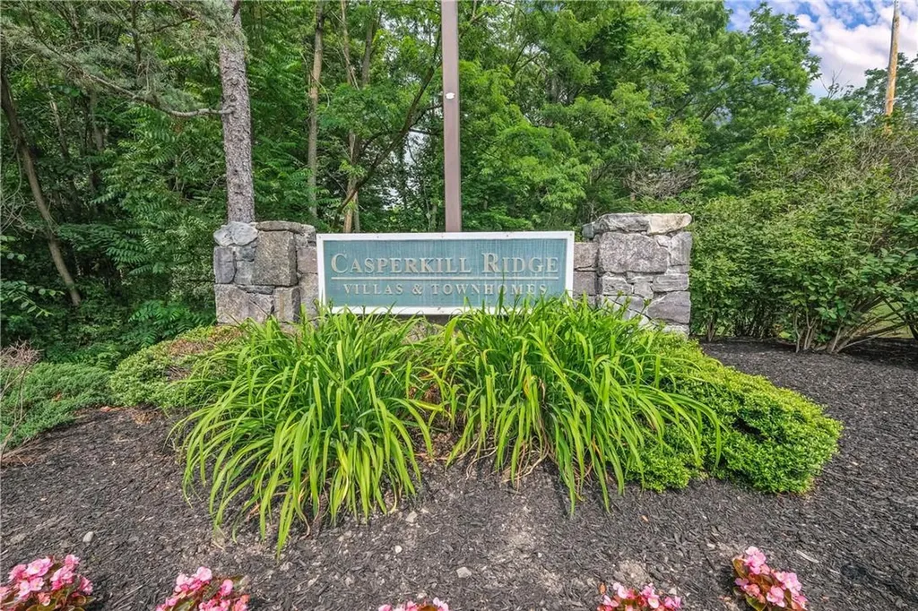 34 Tall Tree Lane Poughkeepsie NY 12601