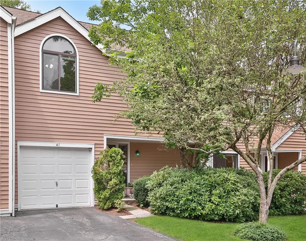 47 Brook Farm Close Chappaqua NY 10514