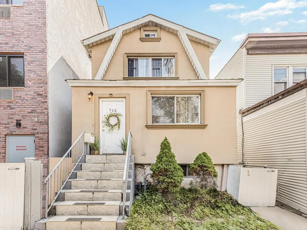 726 Saint Lawrence Avenue Bronx NY 10473