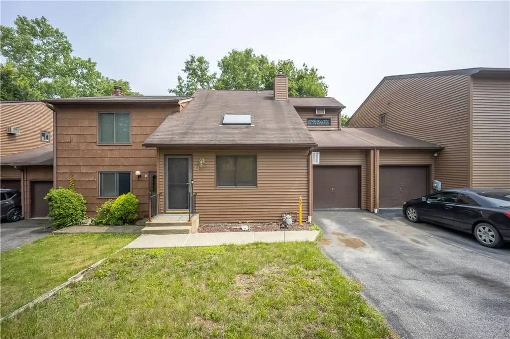 33 Hilltop Circle Fishkill NY 12524
