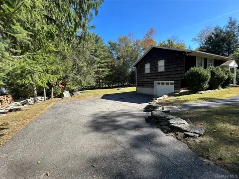 8 Center Road Carmel NY 10512