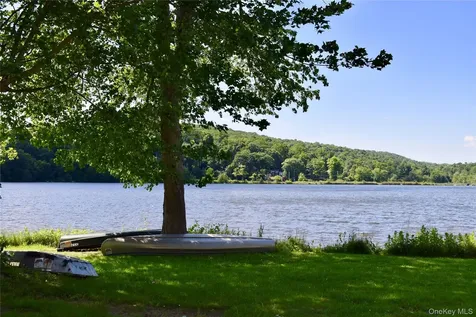 8 Center Road Carmel NY 10512