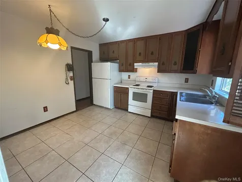 8 Center Road Carmel NY 10512