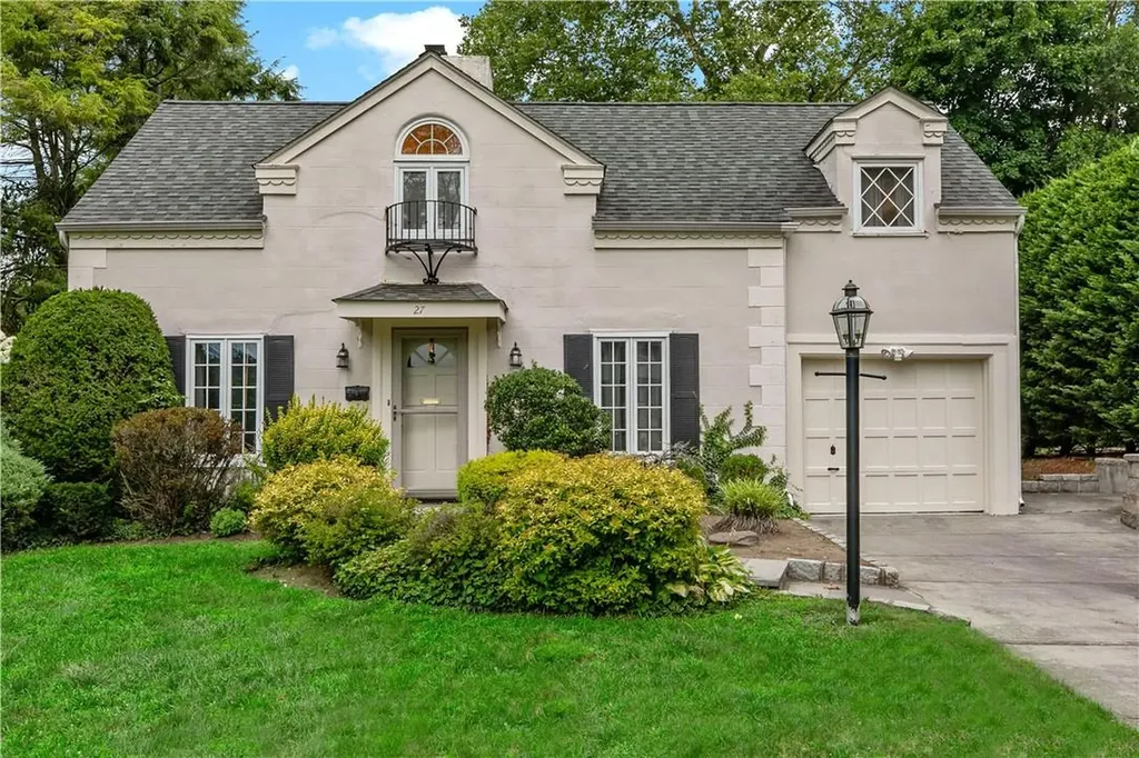 27 Romney Place Scarsdale NY 10583