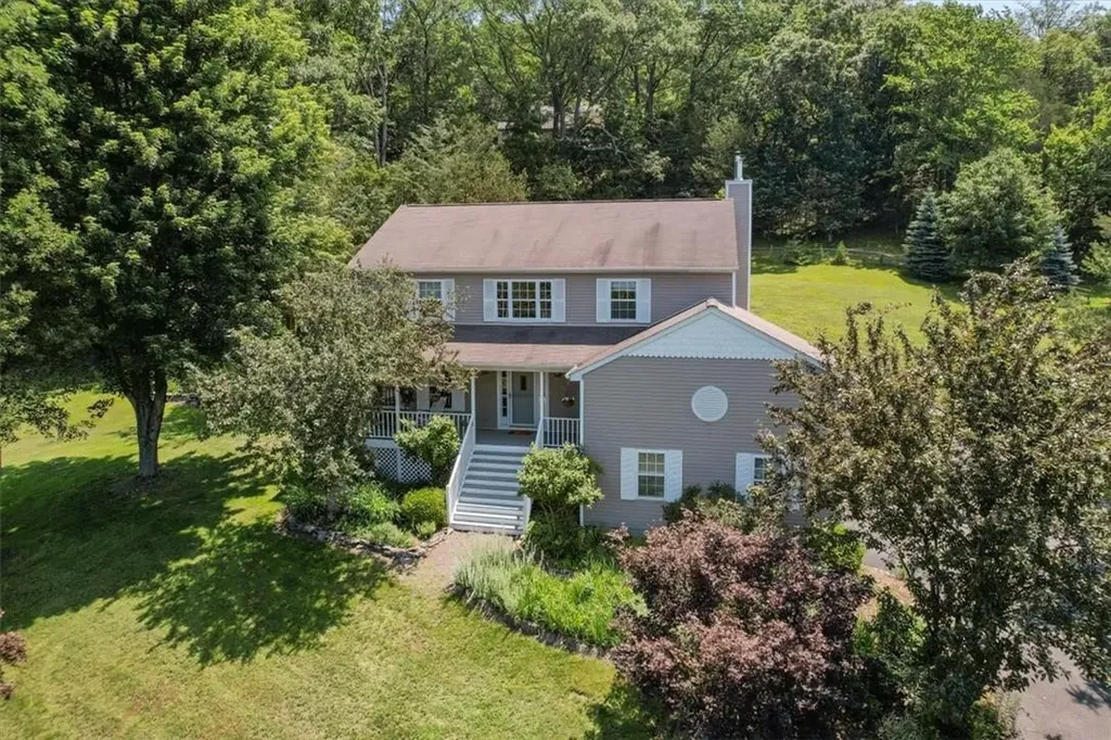 63 Hambletonian Road Chester NY 10918