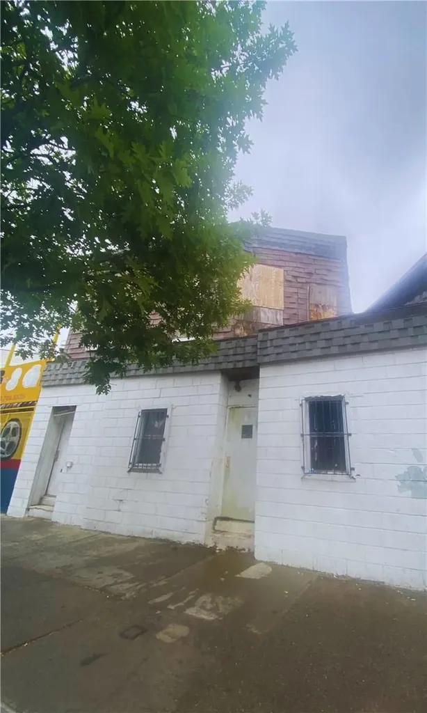 4432 3rd Avenue Bronx NY 10458