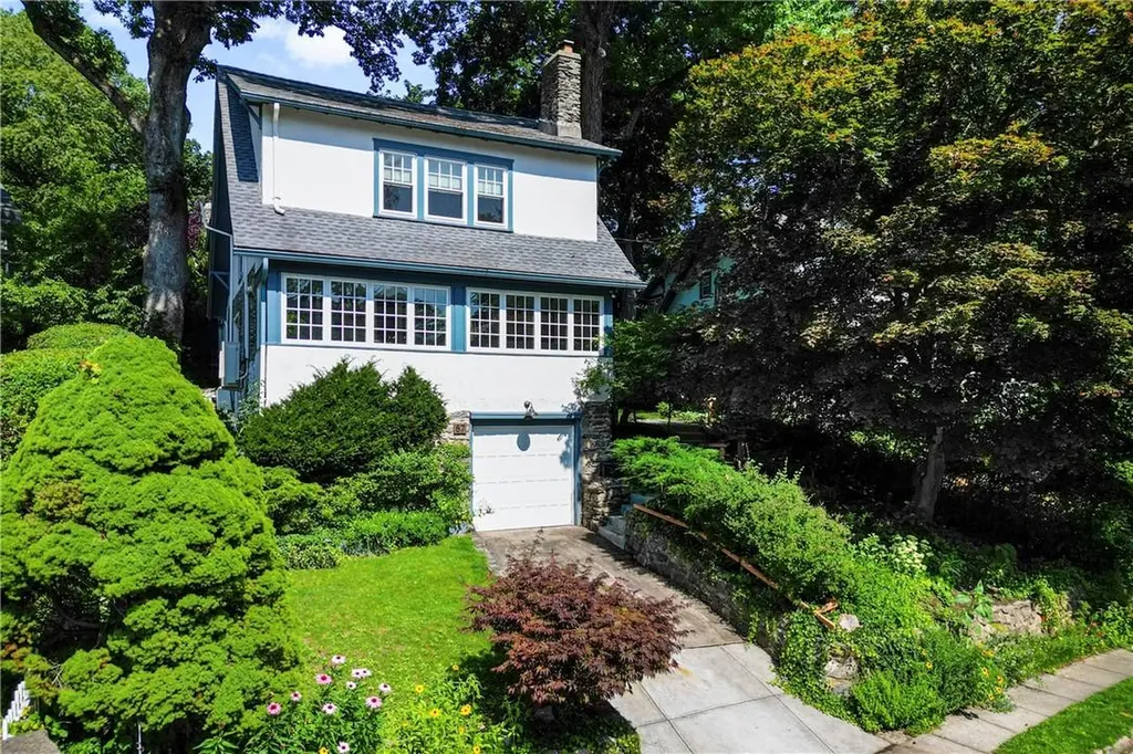 87 Valley Road Larchmont NY 10538