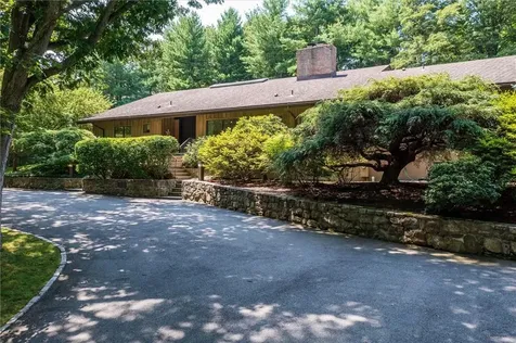 9 Meadow Hill Place Armonk NY 10504