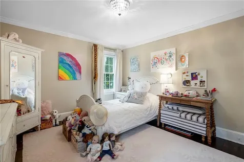 79 Lakeview Avenue Scarsdale NY 10583
