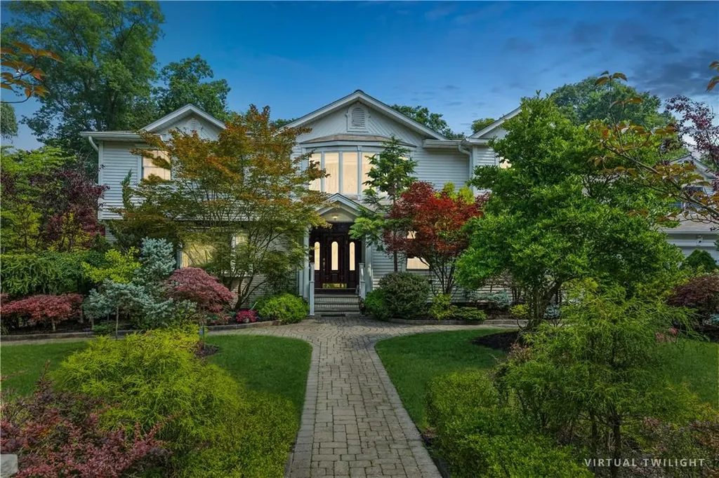 6 Demarest Mill Court West Nyack NY 10994