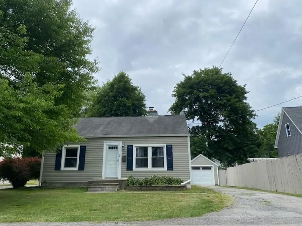 8 Miller Place Poughkeepsie NY 12601