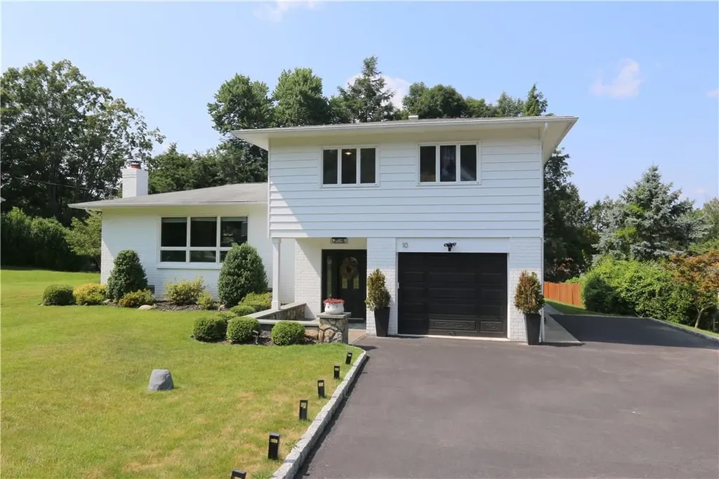 10 Hemlock Road Carmel NY 10512