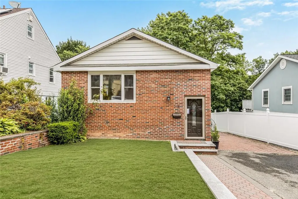 198 Rockne Road Yonkers NY 10701