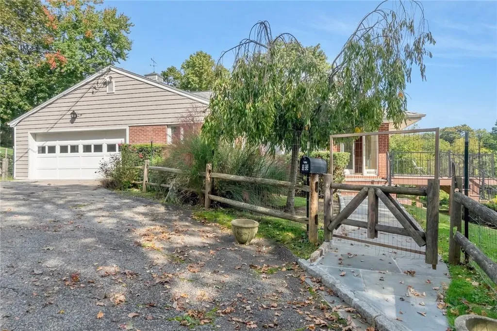 13 Dock Pathway New Rochelle NY 10801