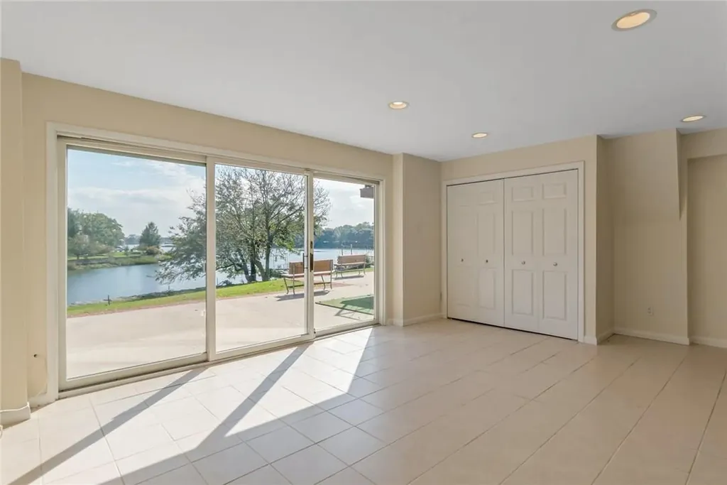13 Dock Pathway New Rochelle NY 10801
