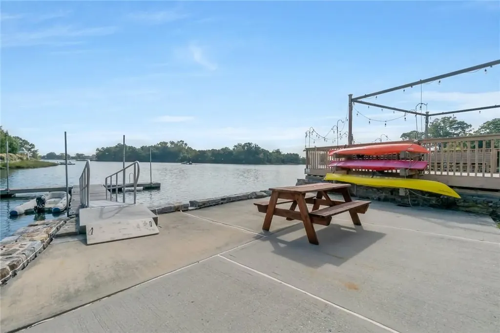 13 Dock Pathway New Rochelle NY 10801
