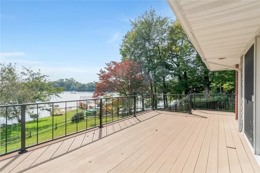 13 Dock Pathway New Rochelle NY 10801