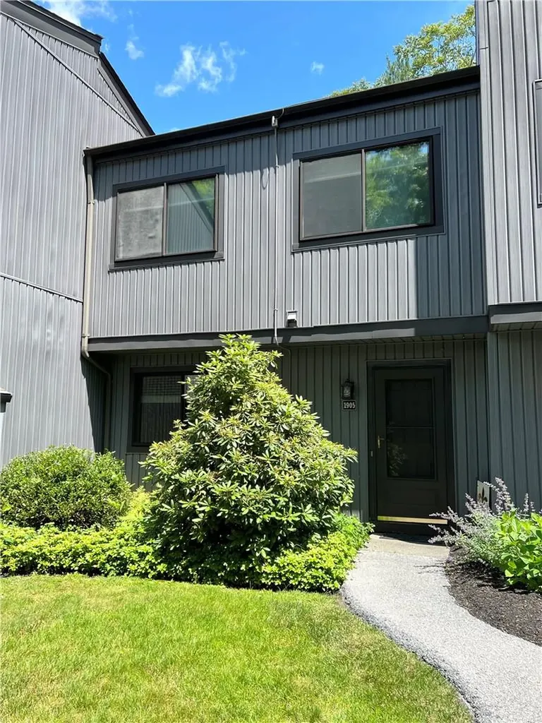 1905 Magnolia Walk Poughkeepsie NY 12603