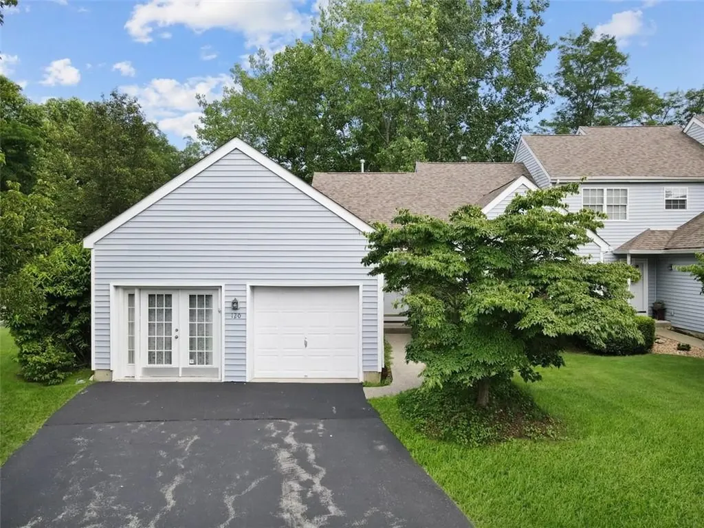 120 Turnberry Court Poughkeepsie NY 12603
