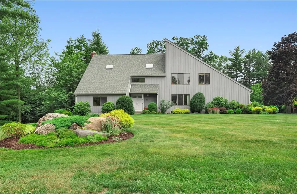 6 Woodcrest Drive Armonk NY 10504