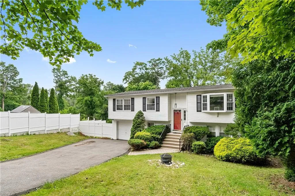 2 Poe Court Garrison NY 10524