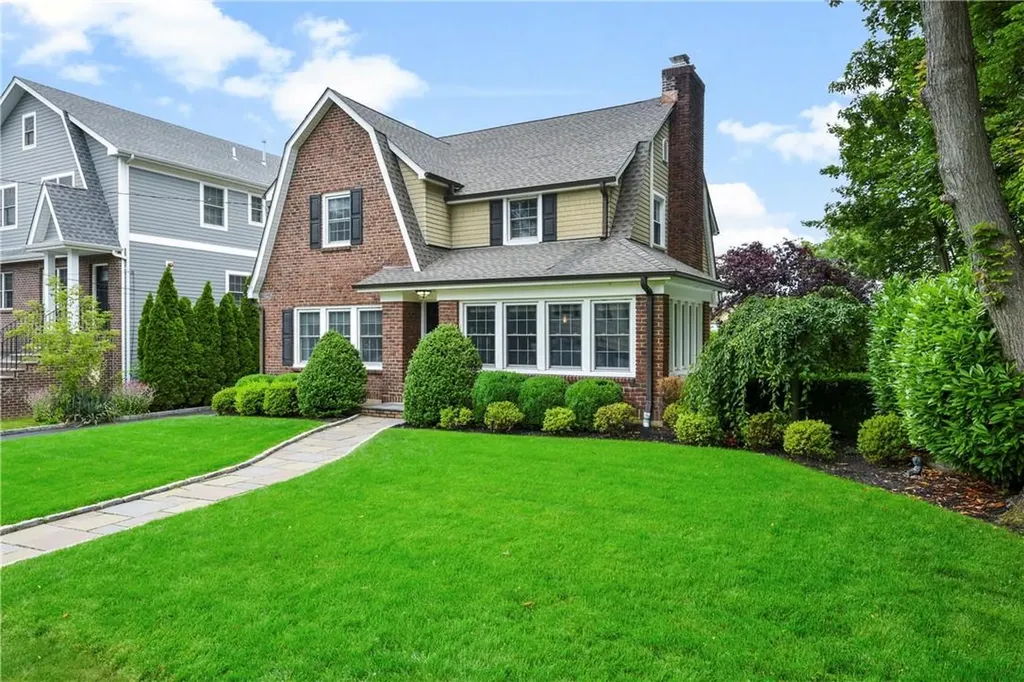 8 New Haven Street Harrison NY 10528