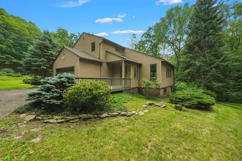 8 Tenny Lane Cornwall NY 12518