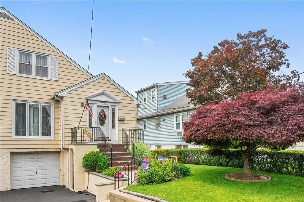 11 Ronalds Lane New Rochelle NY 10801