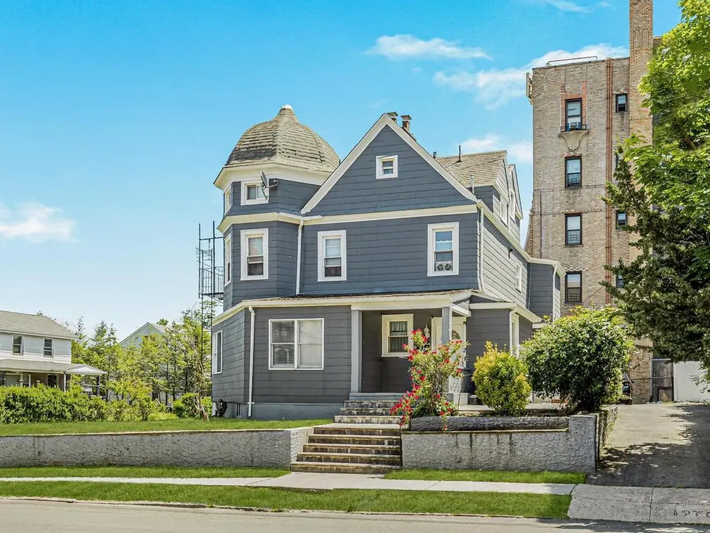 2 Euclid Place New Rochelle NY 10805