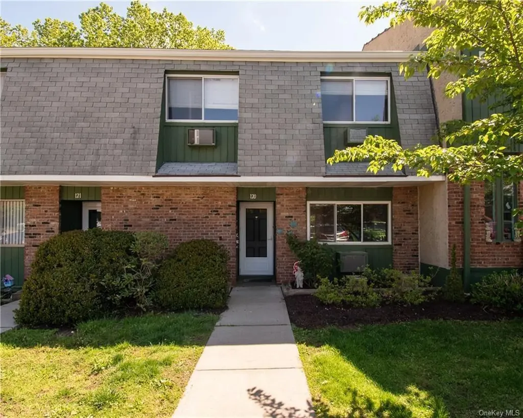120 Coachlight Square Montrose NY 10548
