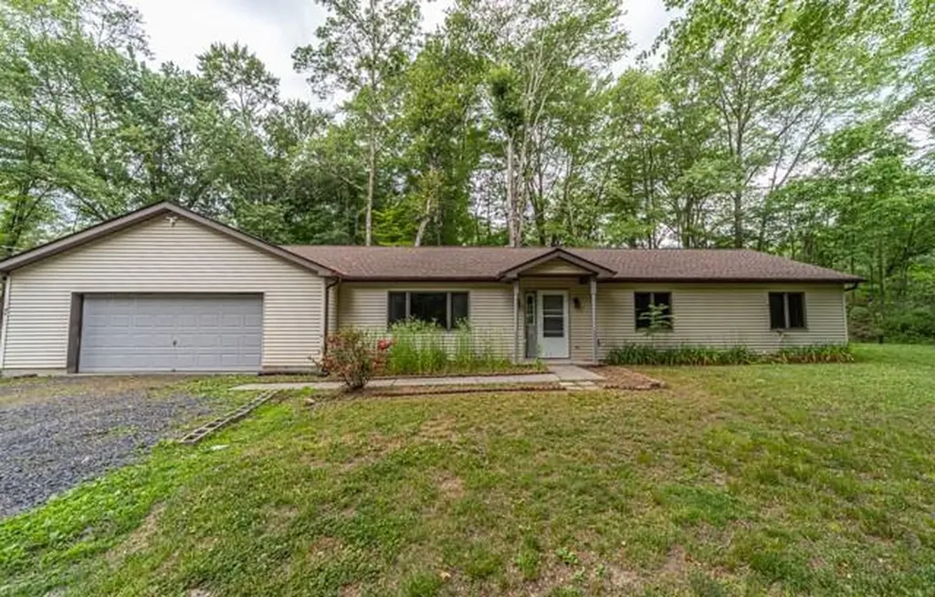 40 Pine Lane Pine Bush NY 12566